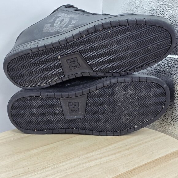 Men's size 10.5 - DC Gaveler ADYS100536 Triple Black  Skateboard Shoes Sneakers - Picture 8 of 9